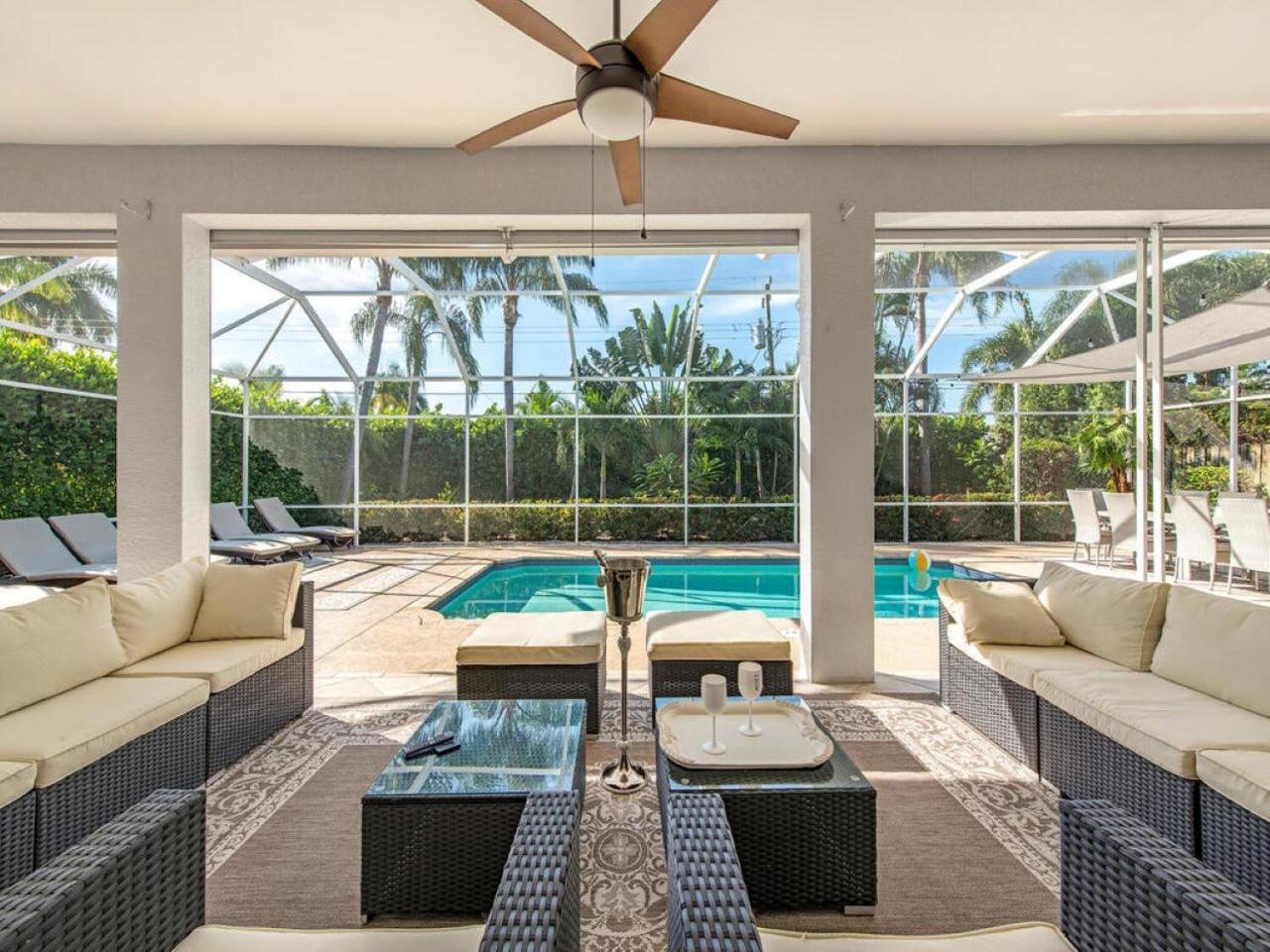 Lux Family 3 Bedroom With Pool Villa Walk To Beach And Mercato North North Naples 外观 照片